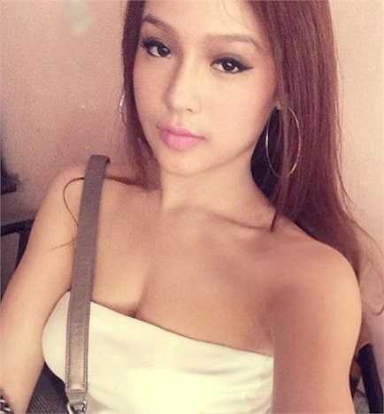Gương mặt Huyền thanh thoát hơn rất nhiều khi trang điểm nhẹ, lựa chọn màu son tinh tế. Ảnh: FB.