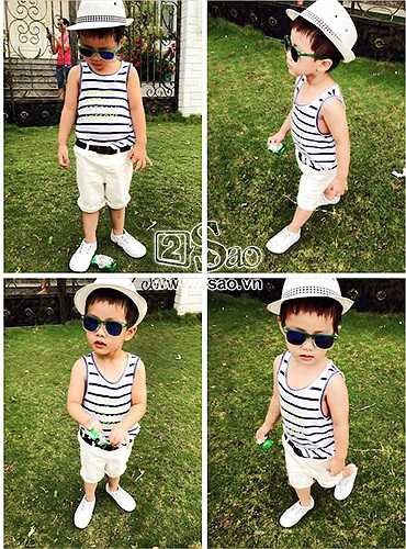 Bé Ken rất phong cách.