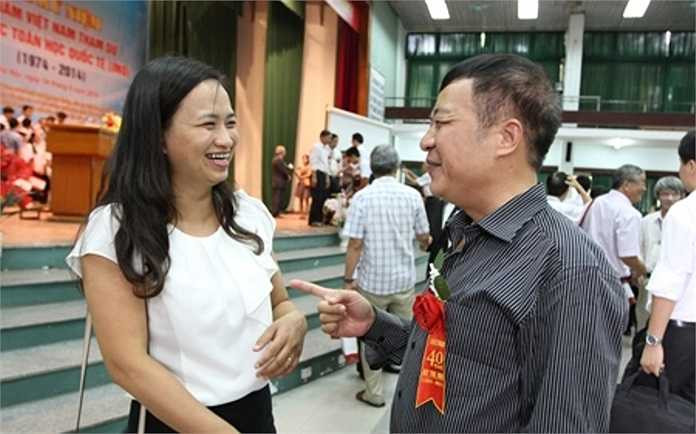 PGS Phan Thị Hà Dương là 1 trong 10 nữ thí sinh IMO của Việt Nam trong suốt 40 năm qua. Chị giành huy chương đồng trong kỳ thi năm 1990. Theo thống kê, tất cả các nữ thí sinh Việt Nam tham dự IMO đều giành huy chương.