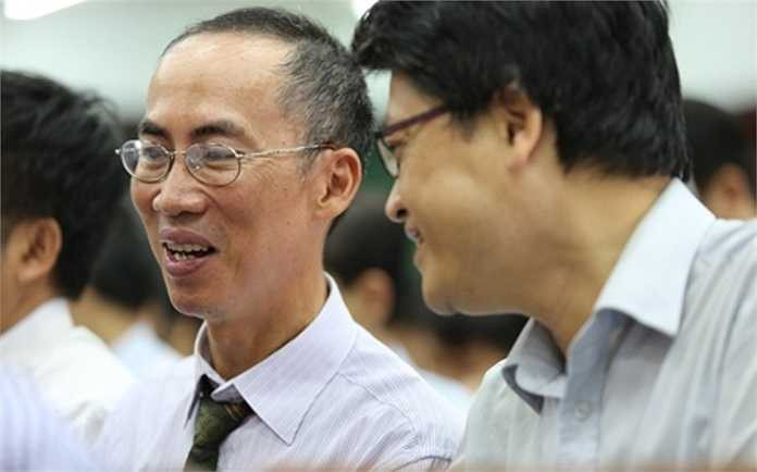 Lê Bá Khánh Trình là thí sinh đầu tiên đạt điểm tối đa và cũng là thí sinh duy nhất của Việt Nam tính đến nay đạt giải đặc biệt về lời giải đẹp. Anh đạt điểm tối đa 40/40 tại IMO 1979 tại Luân Đôn và được trao giải đặc biệt về lời giải bài toán hình học ngắn hơn đáp án và chỉ bằng kiến thức lớp 9