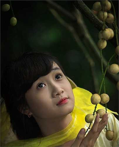 Chỉ có tại mảnh đất màu mỡ phù sa này, cây dâu mới cho những chùm trái ngọt lủng liểng khắp cành, nhánh với vị thơm, ngọt đặc trưng ai từng nếm thử hẳn chẳng thể nào quên.