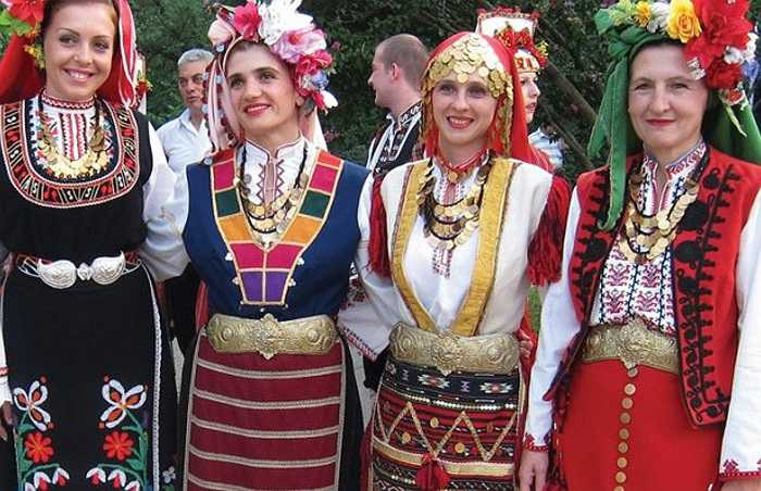 Trinh tiết của cô gái cũng khiến các chú rể phải bỏ ra số tiền xứng đáng với cái 'ngàn vàng'. Cô dâu không thành thật về sự trong trắng có thể bị trả lại sau hôn lễ và nhà gái phải trả lại tiền. 