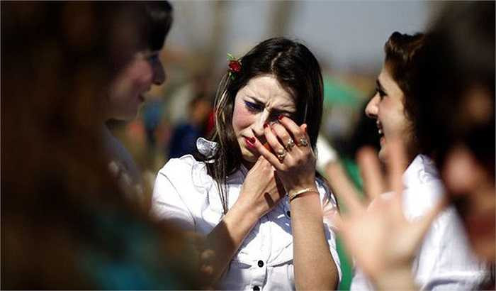 Người trong làng cho rằng, việc đòi giá cô dâu chính là cách mà họ biết khả năng tài chính, sự khá giả mà con gái họ sẽ được hưởng khi về làm dâu.