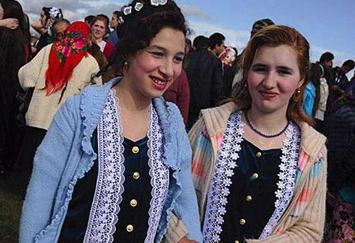 Chỉ với ánh mắt, thiện cảm nảy nở vài tiếng tại khu chợ, là các cô gái sẽ nhận lời về làm vợ người đàn ông nào đó mà không cần nhiều thời gian để tìm hiểu.