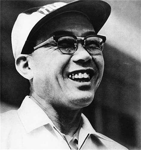 Khu xưởng nhỏ bé của gia đình đã nuôi dưỡng đam mê đầu đời của Soichiro Honda. Thậm chí, khi còn ngồi trên ghế trường trung học, ông đã quyết định sẽ làm việc cho Art Shokai - một công ty chuyên cung cấp các dịch vụ sửa chữa ô tô hàng đầu tại Nhật. Năm 15 tuổi, Soichiro Honda lấy hết can đảm để viết đơn xin vào công ty, và ông đã được nhận
