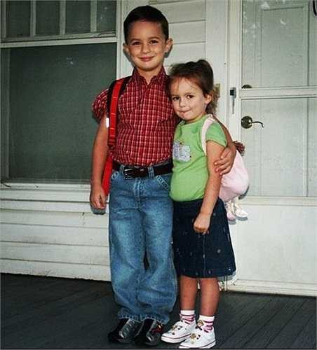 Cô bé Zoe, 10 năm về trước từng bị nghi ngờ là thủ phạm gây ra đám cháy.