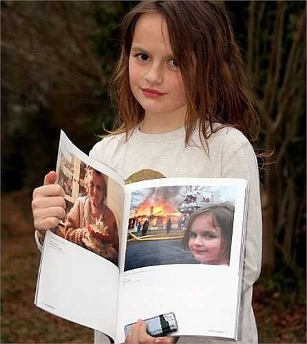 Sau khi bức ảnh trở thành hiện tượng mạng, Roth tiếp tục đăng tải hình ảnh con gái lên Flickr. Từ năm 2004 đến nay, Zoe đã có nhiều thay đổi, duy chỉ có ánh nhìn đầy vẻ nguy hiểm đặc trưng vẫn không thể lẫn vào đâu.