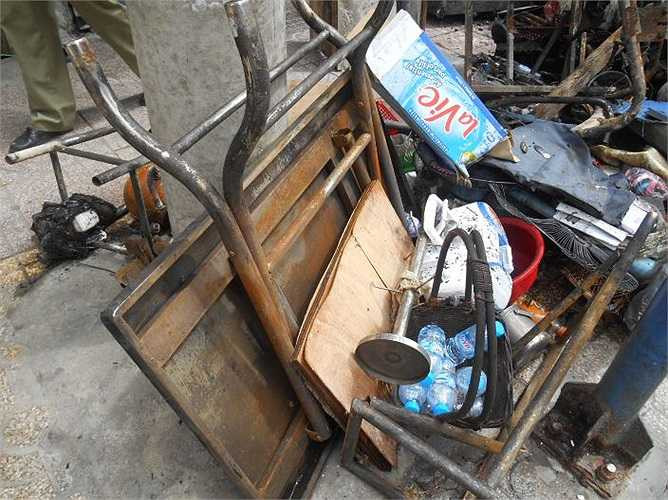 Chiếc bàn chỏng chơ