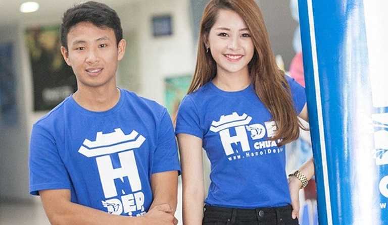 Cái tên Xuân Tiến 'Running Man' bắt đầu trở nên nổi tiếng, cậu bạn này cũng nhận được nhiều lời mời làm mẫu quảng cáo...