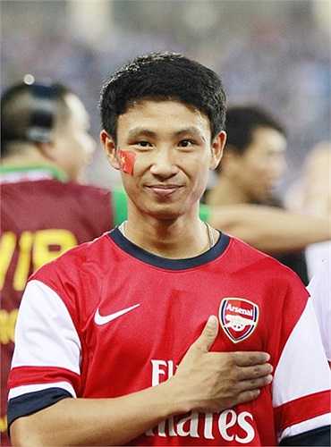 Cũng giống Nhật Lệ, chàng trai Xuân Tiến này cũng là fan ruột của đội bóng Arsenal.