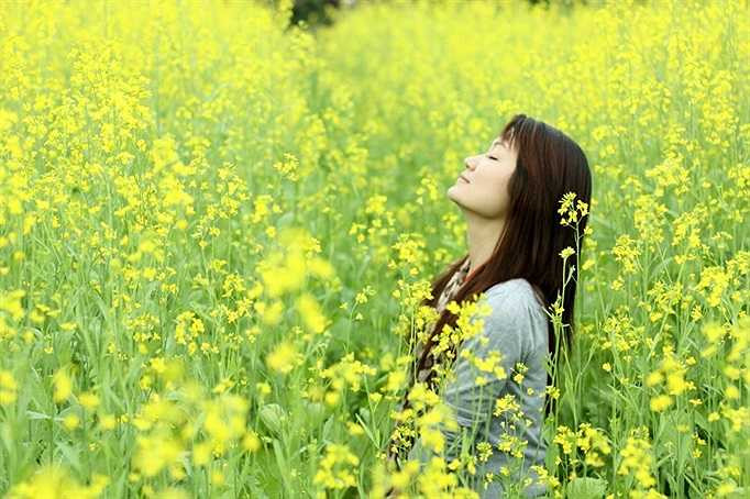 Cải thiện tâm trạng: Các endorphins sản sinh trong chuyến đi bộ dài không chỉ làm cho bạn hạnh phúc mà còn cải thiện tâm trạng tổng thể, lạc quan và vui vẻ. 