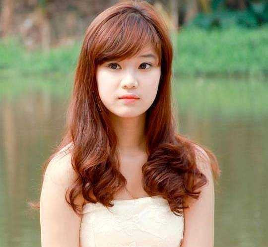 Tuy nhiên, giai đoạn Hoàng Yến vào Sài Gòn tham gia chương trình truyền hình thực tế Học viên ngôi sao cũng chính là lúc cô né tránh các câu hỏi liên quan đến bạn trai. Trong đêm chung kết, dành được ngôi vị á quân, bạn trai của Hoàng Yến cũng không có mặt để chia sẻ niềm vui với cô. Nghi án cả hai đã đường ai nấy đi trước khi Hoàng Yến nam tiến được dấy lên và chính thức xác nhận sau đó qua những câu trả lời ý tứ của hot girl đam mê ca hát.