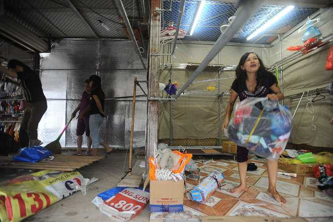 Nước sông dâng cao, người Lạng Sơn hối hả chạy lũ