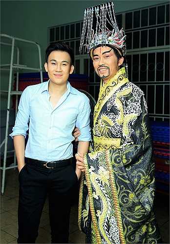 Dương Triệu Vũ, em ruột Hoài Linh cũng có mặt trong chương trình với vai trò diễn viên khách mời