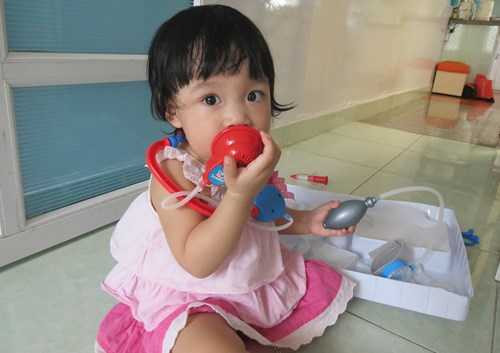 'Thần đồng' đi chưa vững đã biết đọc chữ