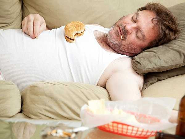 Lười tập thể dục: Khi bạn lười hoạt động, đồng nghĩa với việc cơ thể sẽ ngừng tiết ra chất endorphins, không thể kích thích não bộ tiết ra các hormone tăng ham muốn.