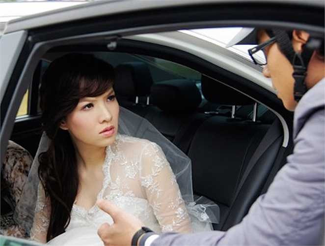 Ái Vân và Nam Trung trong Ba đám cưới một đời chồng: Để cứu cha, nhân vật Ái Vân (Đan Lê) chấp nhận những cuộc hôn nhân không tình yêu với tận ba lần lên xe hoa và phải rời xa người đàn ông đích thực của đời mình. Chuyện tình yêu của Ái Vân với Nam Trung (Danh Tùng) dù có nhiều nước mắt, nhiều buồn tủi nhưng cũng vô cùng lãng mạn.