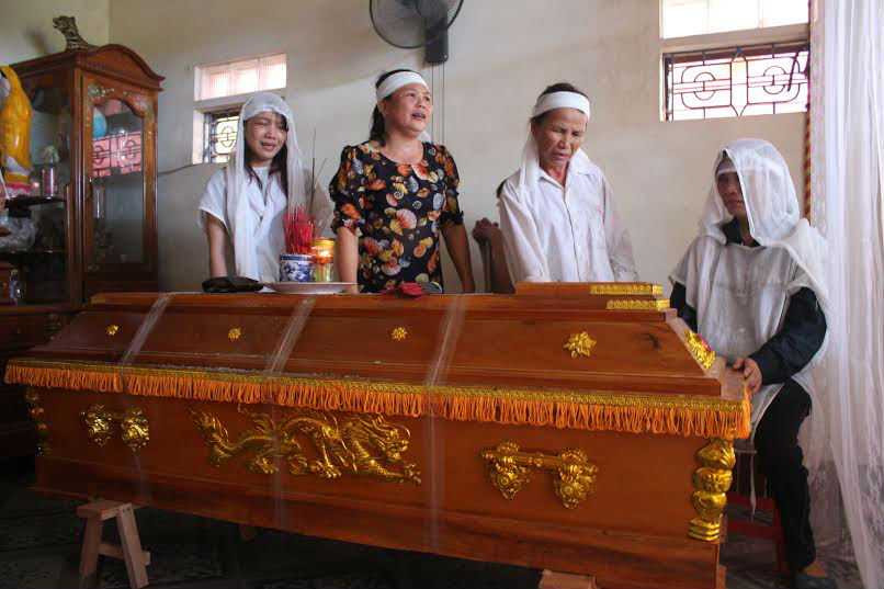 Đẫm nước mắt tiễn đưa Hạt phó kiểm lâm hy sinh khi cứu rừng