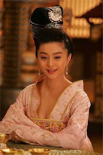 Dương Quý Phi là bộ phim điện ảnh được hợp tác bởi 3 nước Trung Quốc - Hàn Quốc và Nhật Bản. Phim quy tụ hàng loạt các tên tuổi lớn của nền điện ảnh Châu Á. Trịnh Thập Khánh làm đạo diễn. Điền Tráng Tráng - Trương Nghệ Mưu làm cố vấn sản xuất. Dàn diễn viên ngoài Phạm Băng Băng còn có Lê Minh, Ngô Tôn (Trung Quốc), On Joo Wan (Hàn Quốc), Oguri Shun (Nhật Bản)…