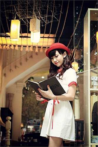 Linh Kẹo rất thích phong cách thời trang Châu Âu vì nó tạo sự quý phái, ấn tượng. Mix và xu hướng thời trang bị ảnh hưởng nhiều của thời trang Hàn Quốc.