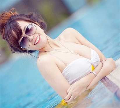 Mai Thỏ từng tham gia đóng phim, quảng cáo, làm MC.