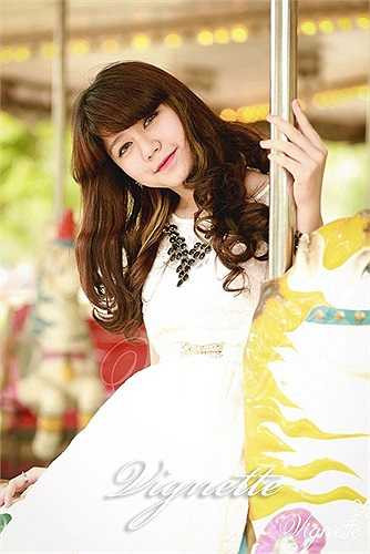 Cô gái này có khuôn mặt khả ái, thanh tú