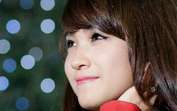 Với khuôn mặt khả ái, cô luôn là hotgirl được nhiều bạn trẻ yêu mến