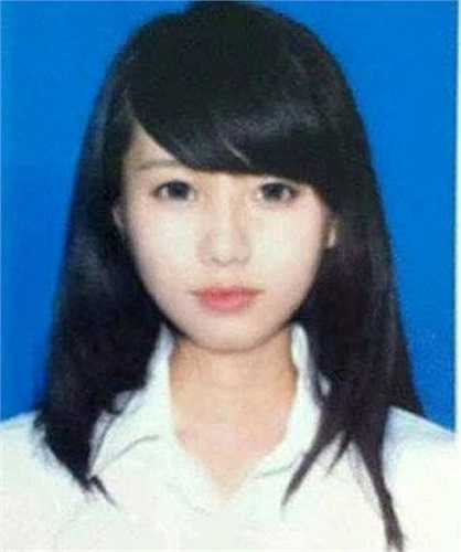 Vũ Ngọc Diễm (nickname Nabe Vu) là cô gái đầu tiên của trào lưu phát sốt vì ảnh thẻ quá xinh trong cộng đồng mạng. Hình ảnh của cô sau khi được đăng tải lên diễn đàn dành cho giới trẻ vào giữa năm 2013. Bản thân Ngọc Diễm cũng cảm thấy bất ngờ vì bỗng nhiên được nổi tiếng. 