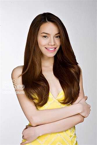 Đơn giản và tự nhiên với tớc thẳng và tóc bồng đã giúp cô có những hợp đồng tiền tỷ