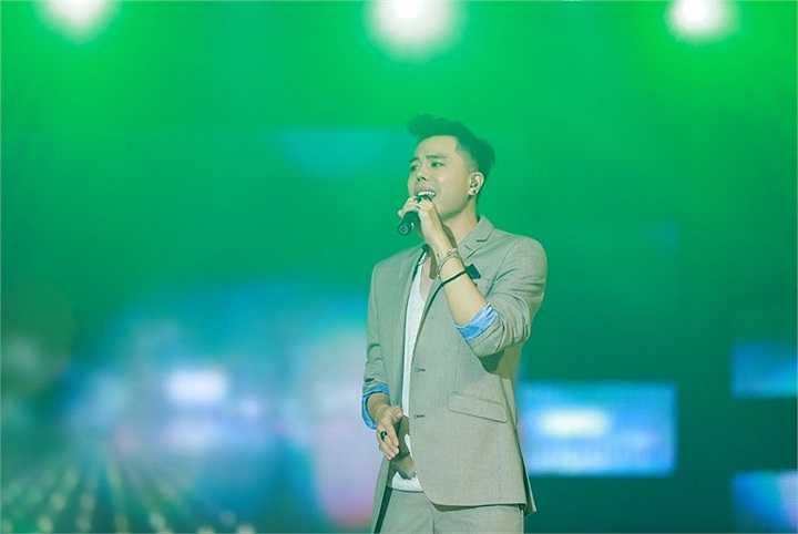 Trịnh Thăng Bình gây ấn tượng tốt khi liên tục biến hóa với nhiều dòng nhạc khác nhau