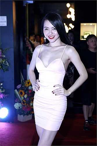 Vẻ gợi cảm của Nữ hoàng sắc đẹp Vũ Hoàng Điệp