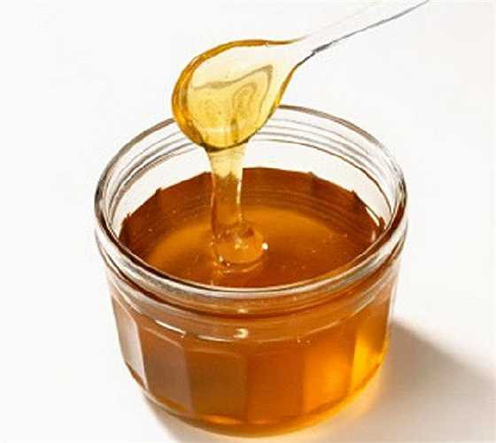 Mật ong: Trộn 2 thìa mật ong với hành đã được cắt lát rồi đậy kín lại để khoảng 4 đến 5 tiếng. Sau đó lấy cứ mỗi 3 – 4 tiếng, bạn ăn một thìa, sẽ thấy rất hiệu quả. 