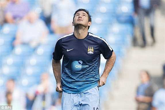 Frank Lampard đã có một ngày đáng nhớ khi anh ra sân trong màu áo Man City, để chống lại Chelsea - nơi tên tuổi anh đã là huyền thoại. 