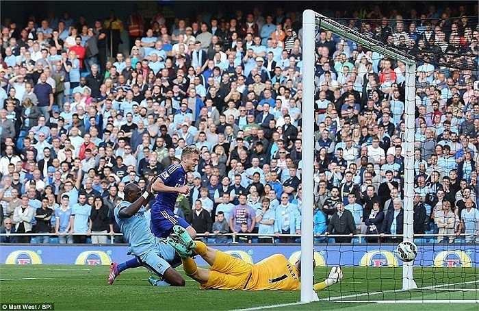 Bàn thắng của Andre Schurrle sau tình huống tổ chức tấn công mẫu mực của Chelsea. 