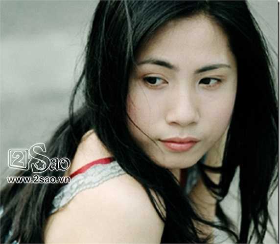 Theo thời gian nhan sắc của cô có sự thay đổi đáng kể mũi cao, cằm nhọn và môi xí muội một thời đình đám gây sốt của cô. 