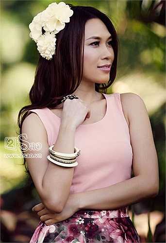 Bây giờ chiếc mũi của 'họa mi tóc nâu' đã thanh thoát và cao hơn rất nhiều.