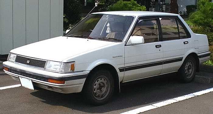 Tháng 5/1983, thế hệ 5 của Toyota Corolla trình làng vẫn giữ nét vuông vức trước đó. Động cơ có thêm tùy chọn 1.8l dùng diesel và công nghệ phun nhiên liệu được trang bị phổ cập trên mọi chiếc Corolla.