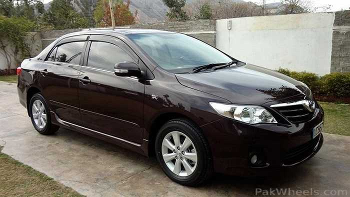 Thế hệ thứ 10 của Corolla Altis chào thị trường vào tháng 10/2006 với nhiều thay đổi về ngoại thất và kích cỡ. Thế hệ này của Corolla cũng tồn tại lâu nhất tới 7 năm (2006-2013)
