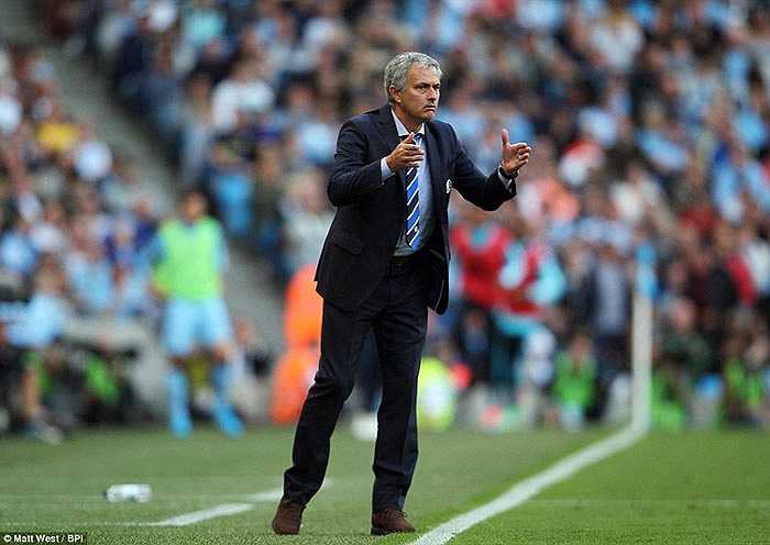 Diễn biến trong đường hầm đã nói lên câu chuyện trên mặt sân cỏ