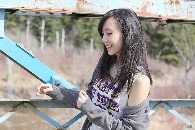 Thiên Trang được giới trẻ biết đến với hình tượng một cô nữ sinh xinh đẹp và học giỏi. 12 năm học liền đều đều đạt thành tích xuất sắc. Hiện cô nổi tiếng trên mạng với gần 40.000 lượt người theo dõi trên trang cá nhân. Ảnh: NVCC.