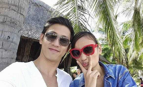 Cách đây không lâu, Lê Thúy công khai bạn trai trên trang cá nhân. Đó là một chàng trai rất điển trai làm trong lĩnh vực thiết kế mỹ thuật cho phim điện ảnh.