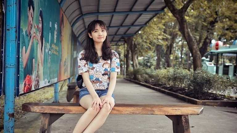 Bạn Nguyễn Phương Thảo, sinh ngày 4/2/1995, thu hút người khác bởi vẻ ngoài trong sáng, thân hình nhỏ nhắn và gương mặt khả ái.