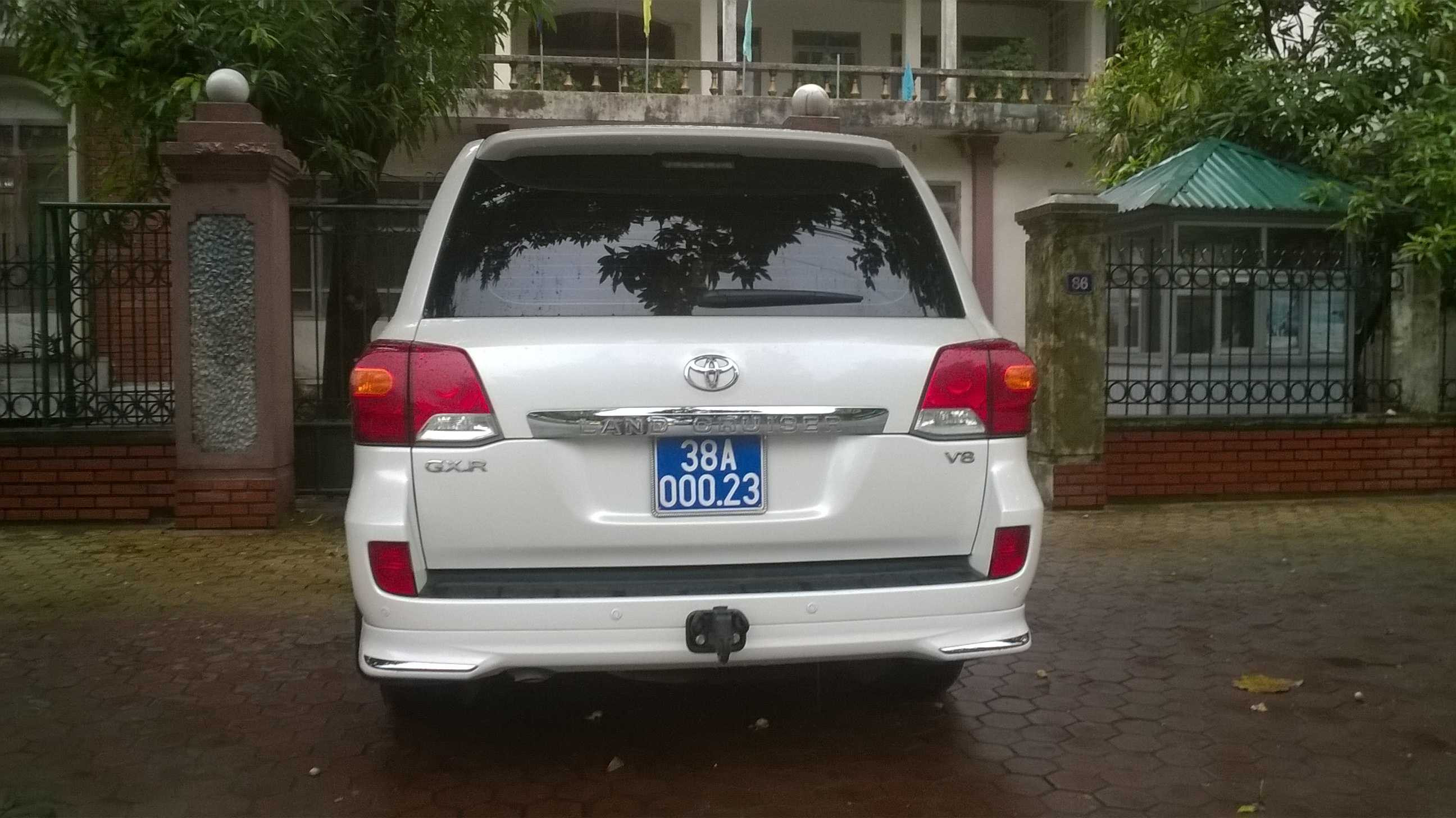 Đi xe biển giả, Trưởng ban Khu kinh tế nói do 'sơ suất'