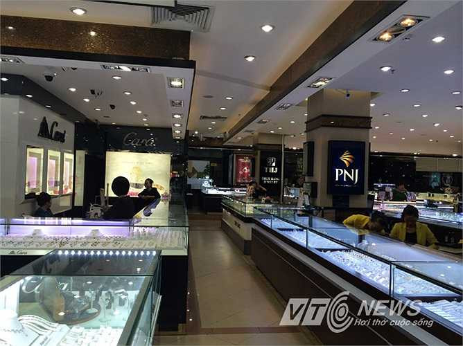 Thế nhưng, do một số công trình mới phát sinh nên buộc phải di dời trước thời hạn vào ngày 25/9/2014. Ảnh: Phan Cường