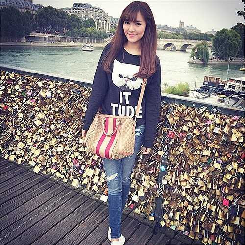 Bùi Bích Phương có những bức ảnh đẹp trong chuyến du lịch nước ngoài.