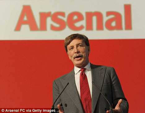 Stan Kroenke rút tiền của Arsenal