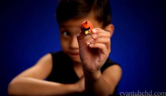 8 tuổi kiếm tiền tỷ nhờ nghề chơi đồ chơi