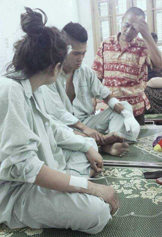 Cháy Bar Luxury: Đôi tình nhân kể phút bò dưới sàn, đập cửa thoát thân