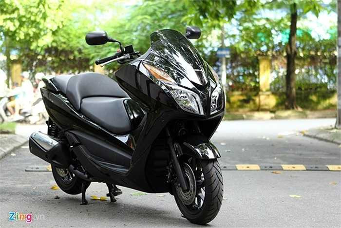Sau nhiều năm phát triển những mẫu xe ga cỡ lớn (maxi scooter), Honda đã có nhiều kinh nghiệm hơn trong từng sản phẩm họ tung ra thị trường. Chính vì vậy, Honda Forza 300 ABS 2014 nhận được khá nhiều cải tiến so với những sản phẩm trước đó. 