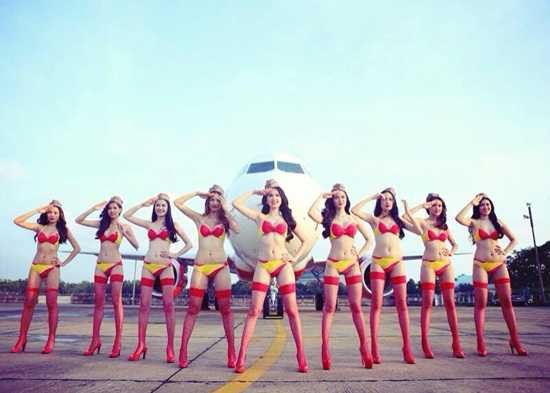 Vietjet chụp bộ ảnh lịch năm mới với các người mẫu “hot” của Công ty Venus